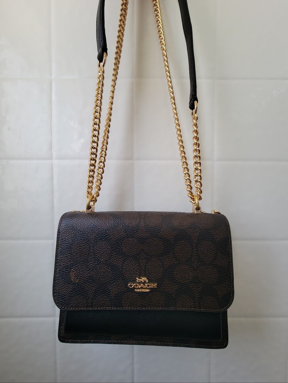Coach Signature chain strap shoulder / crossbody Bag in brown & blacl